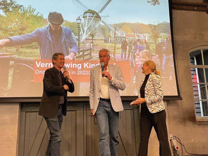 Dorine van Basten en Cas Verhage spreken tijdens lancering ZEST Magazine 2022