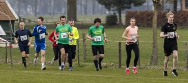 hardlopers tijdens Kerkwijk Cross 2020