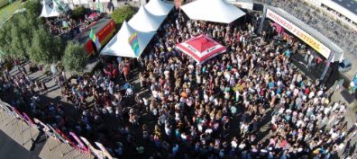 menigte tijdens Huisweid Festival 2018 in Warmenhuizen