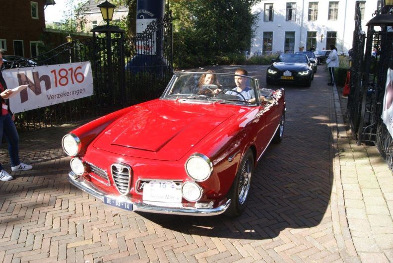 klassieke alfa romeo tijdens de Intergroep Brabant Rally
