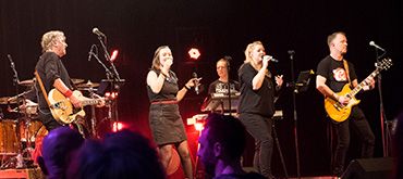 band speelt tijdens Nothing Else Matters 2020