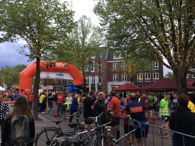 menigte tijdens Rundje um ut Hundje 2019