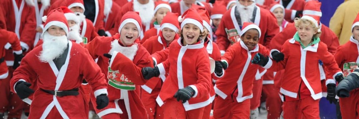 kinderen van start tijdens santa run heerhugowaard