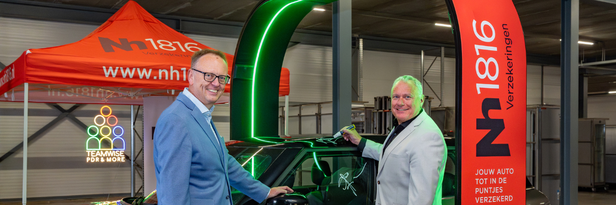 Johan Schoonhoven en Rob Vissers bij hagelscanner