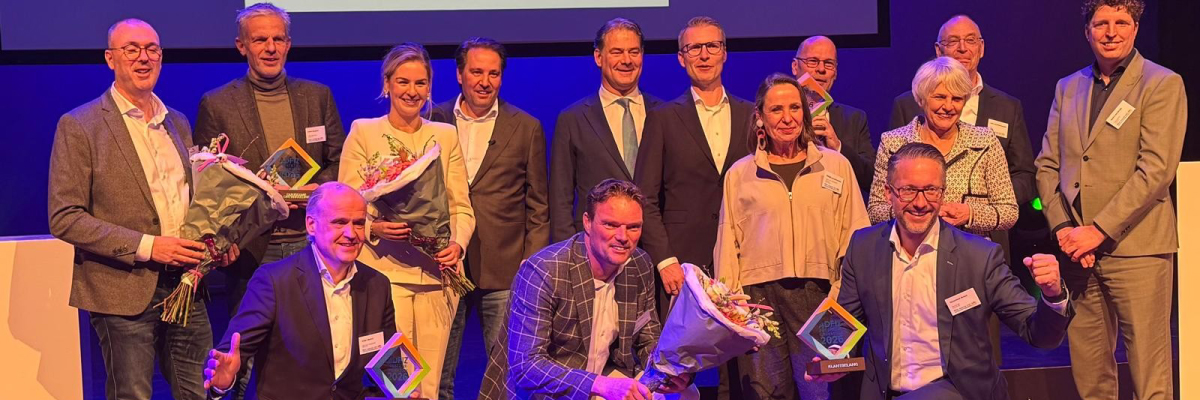 groep mensen bij adfiz awards op podium